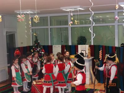 гр."Дъга"- Бъдни вечер - 22.12.2023г. - ДГ с яг. Осми март - Съединение