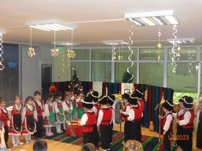 гр."Дъга"- Бъдни вечер - 22.12.2023г. - ДГ с яг. Осми март - Съединение