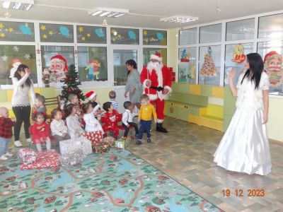 Дядо Коледа - 20.12.2023г. - ДГ с яг. Осми март - Съединение