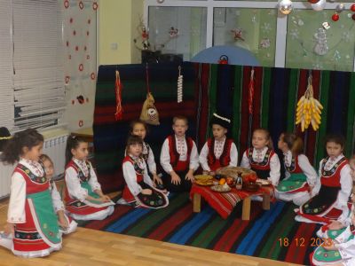 гр."Калинка" -Бъдни вечер - 18.12.2023г. - ДГ с яг. Осми март - Съединение