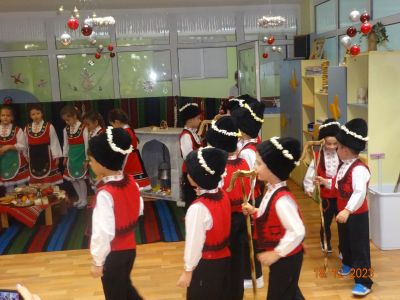 гр."Калинка" -Бъдни вечер - 18.12.2023г. - ДГ с яг. Осми март - Съединение